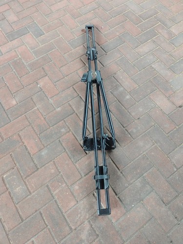 Thule roof mounted upright